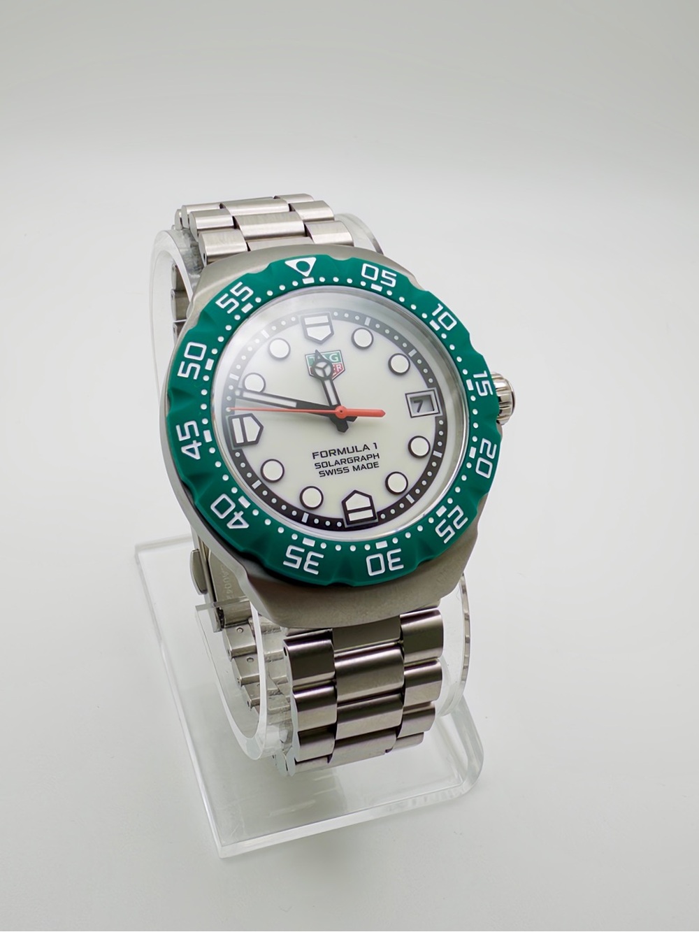 Tag Heuer F1 Solargraph watch with green bezel and white dial Silverstone